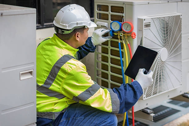 Professional Hvac technician working in Farmersville, OH